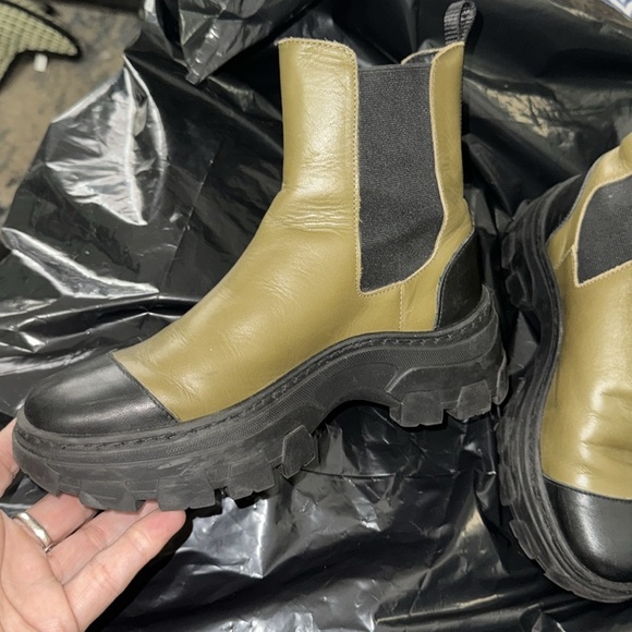 Each Other Olive & Black Leather Lug Platform Rugged Sole Ankle Boot Size 36 - Picture 4 of 15